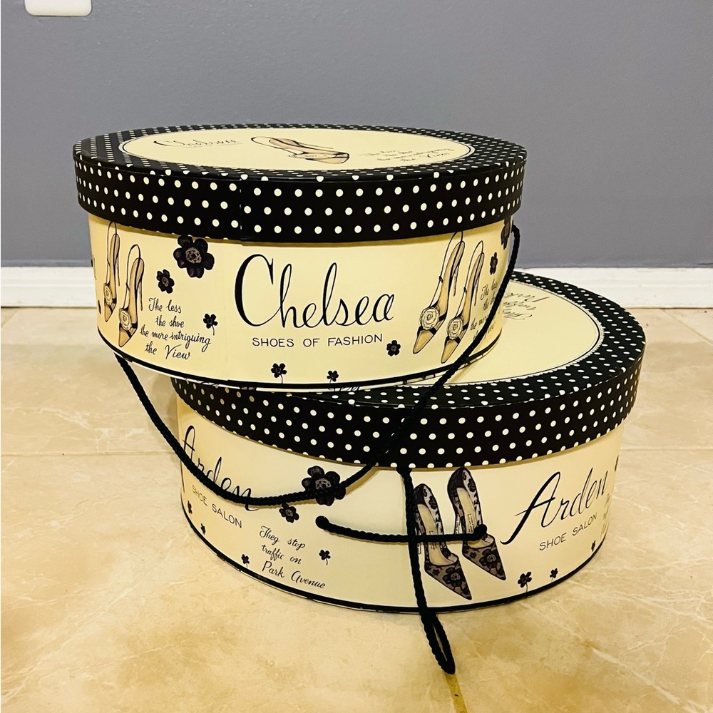2 Vintage hat / shoe round boxes
